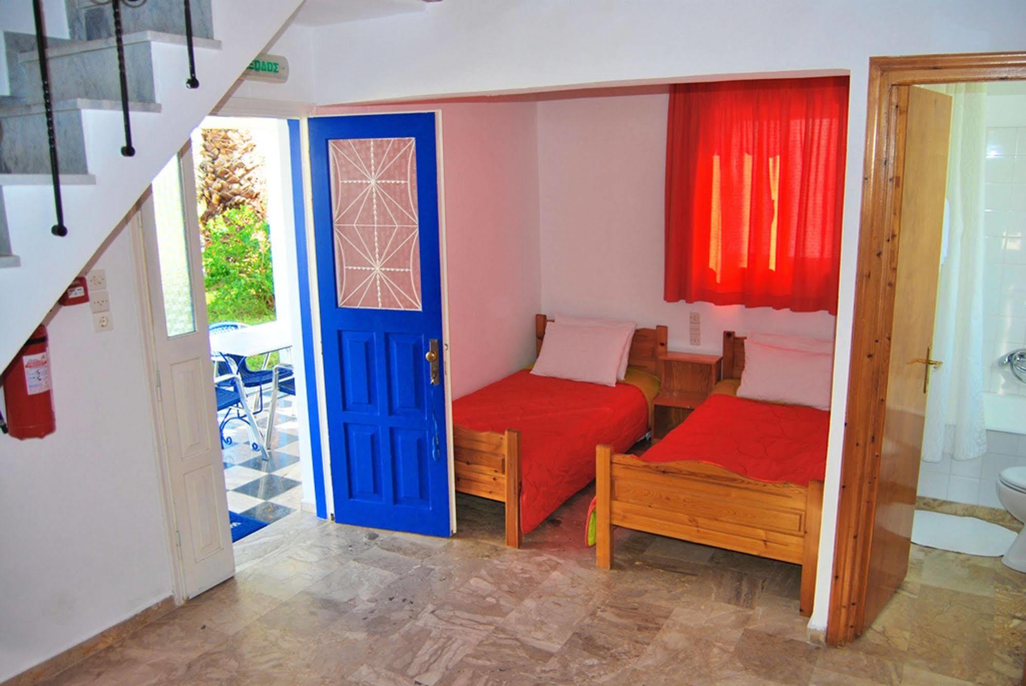 Houdis Houses * Paralio Astros