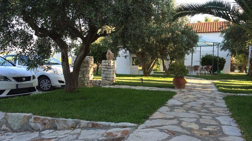 Houdis Houses *